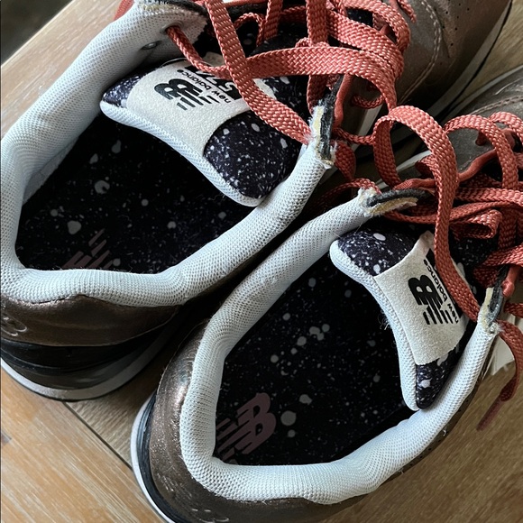 NEW BALANCE 574 Gradient Copper Black Sneakers with Red Laces - Picture 11 of 11